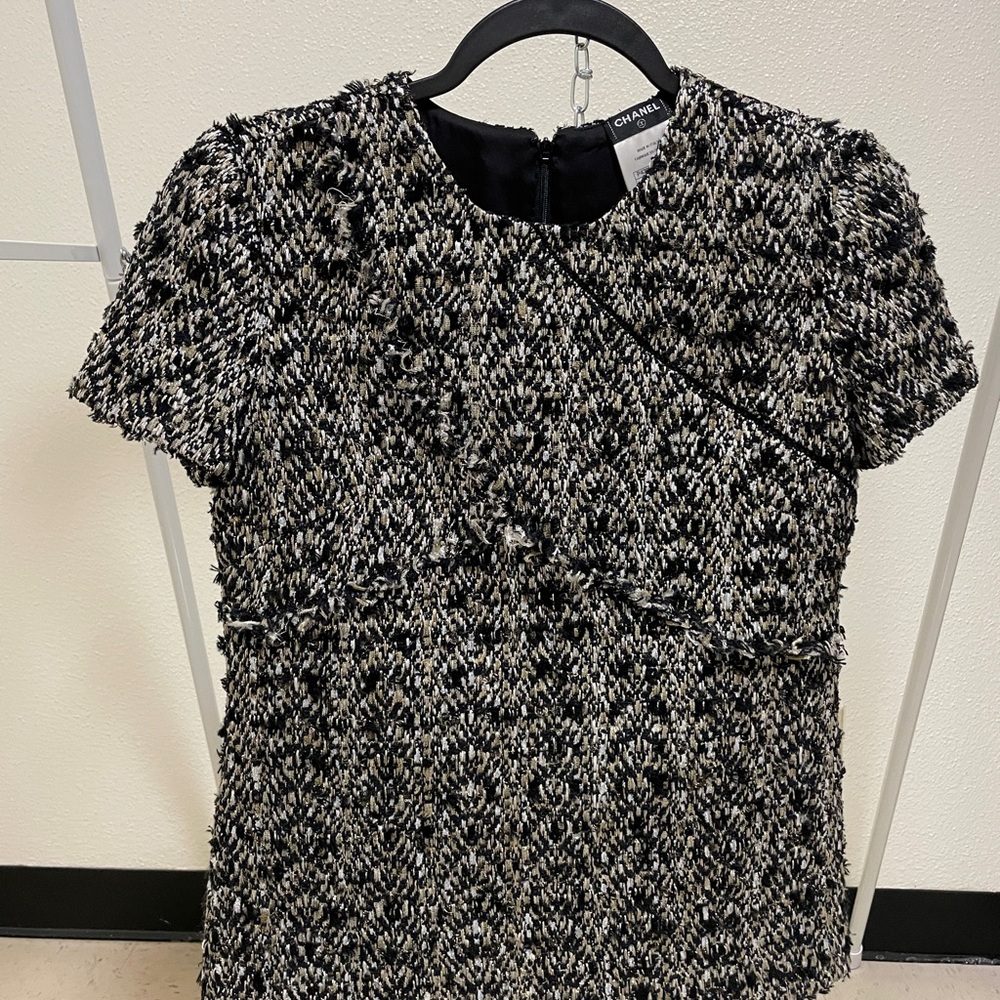 Chanel Black and White Women's Top and Skirt Wool Suit